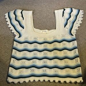 Jessica Simpson sweater